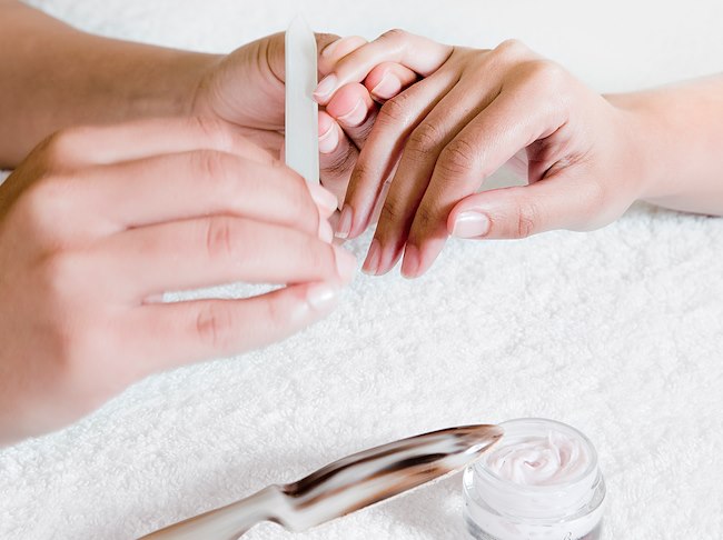 ペディ：マニ：キュア スタジオ バイ バスティアン・ゴンザレス