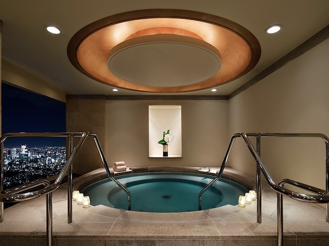 Hot bath in a Heat Experience Area